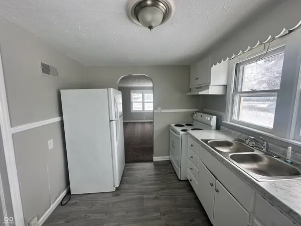 $72,500 | 2415 East 9th Street, Anderson, IN 46012
