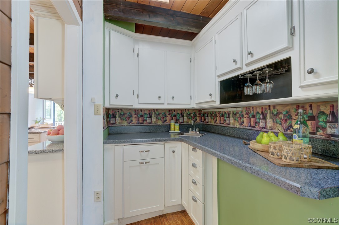 810 Jordan Point Road Hopewell, VA 23860 - Photo 20 of 50 Wet Bar and Cabinetry