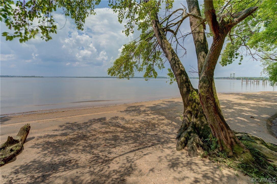 810 Jordan Point Road Hopewell, VA 23860 - Photo 8 of 50 Sandy beach