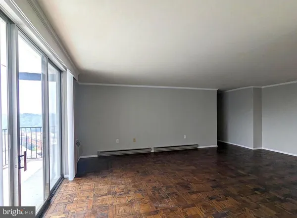 $2,400 | 3245 Rio Drive, Unit 702, Falls Church, VA 22041