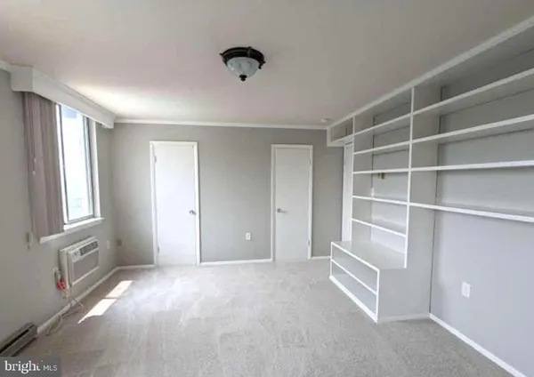 $2,400 | 3245 Rio Drive, Unit 702, Falls Church, VA 22041