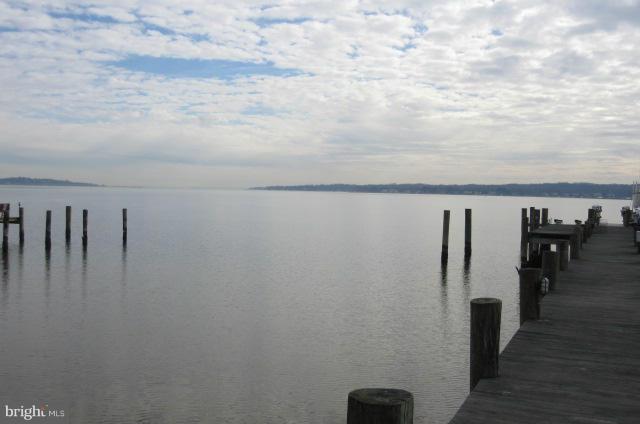 365 North Ferry Point Road Pasadena, MD 21122 - Photo 12 of 21 View