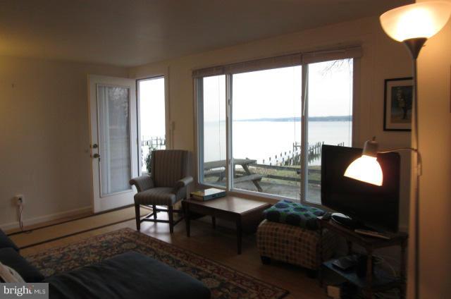 365 North Ferry Point Road Pasadena, MD 21122 - Photo 16 of 21 Family Room