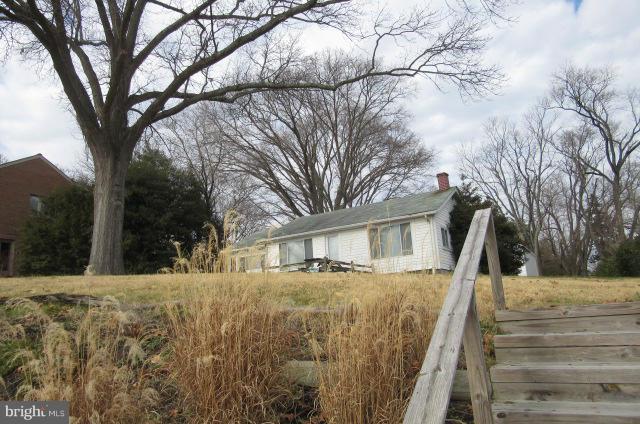 365 North Ferry Point Road Pasadena, MD 21122 - Photo 3 of 21 Exterior (Front)