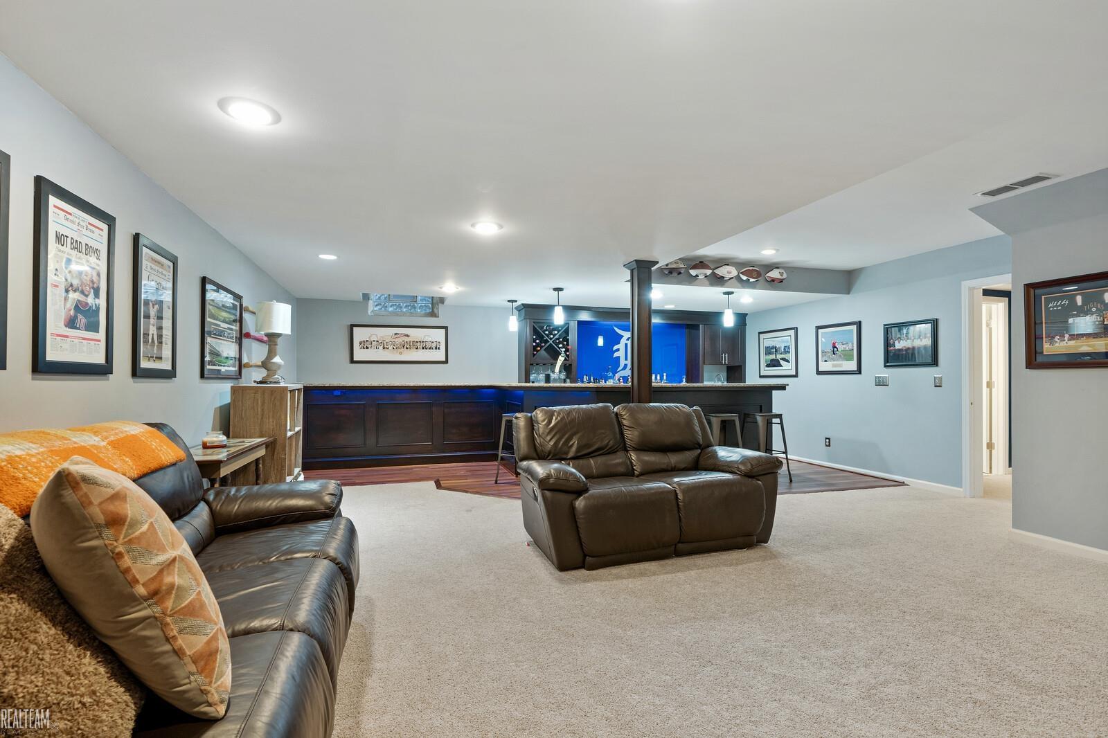 2695 Oak View Court Rochester, MI 48307 - Photo 31 of 54 50127528-30.JPG