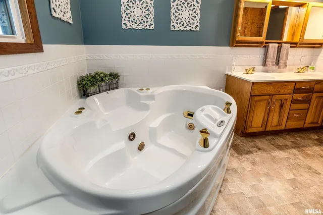 $499,000 | 135 Oak Circle, Goreville, IL 62939