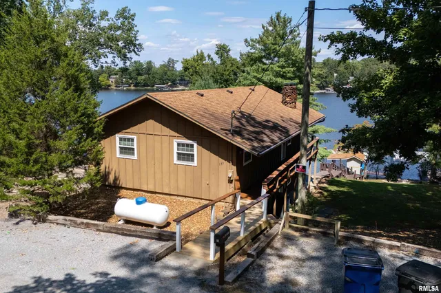 $499,000 | 135 Oak Circle, Goreville, IL 62939