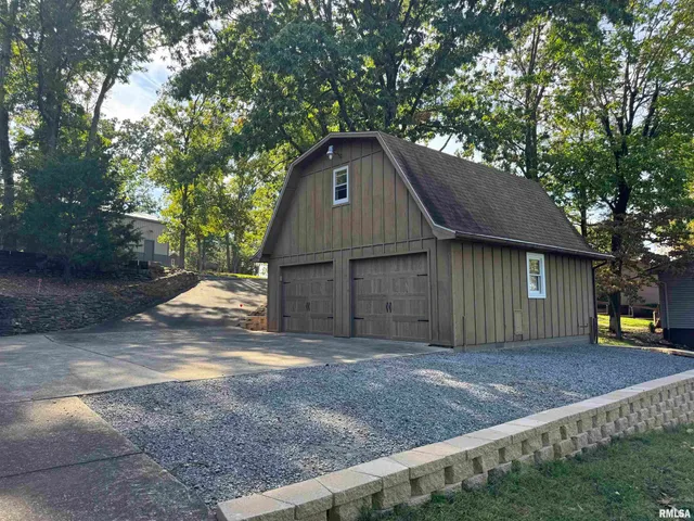 $499,000 | 135 Oak Circle, Goreville, IL 62939