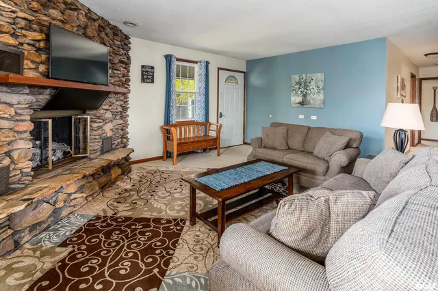 $499,000 | 135 Oak Circle, Goreville, IL 62939