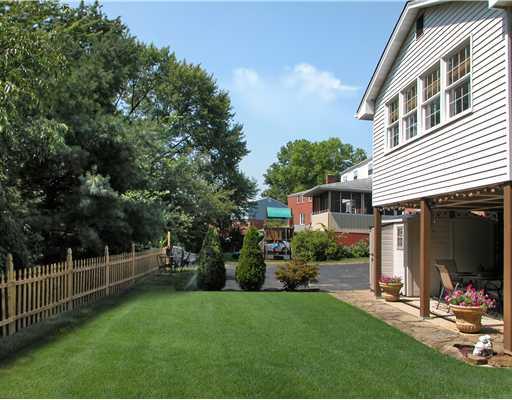 8526 Ridgemont Road Pittsburgh, PA 15237 - Photo 16 of 18 Yard/Garden.