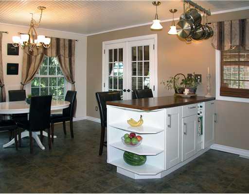 8526 Ridgemont Road Pittsburgh, PA 15237 - Photo 3 of 18 Kitchen.