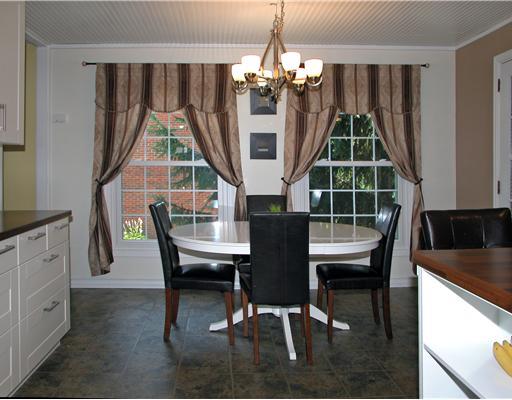 8526 Ridgemont Road Pittsburgh, PA 15237 - Photo 4 of 18 Dining Room.