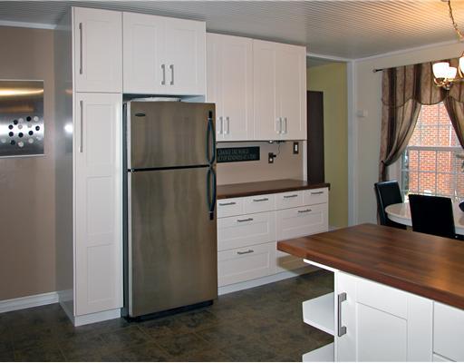 8526 Ridgemont Road Pittsburgh, PA 15237 - Photo 5 of 18 Kitchen.