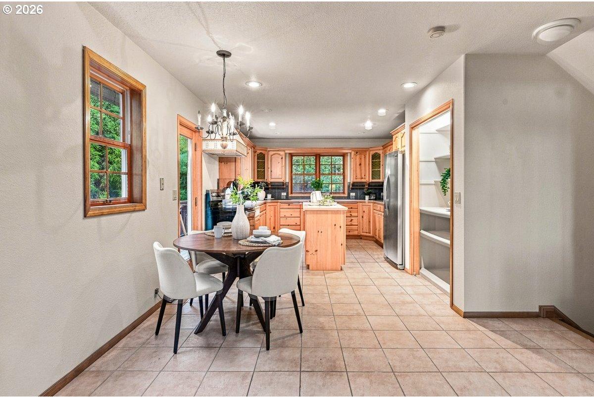 22560 Southwest Chapman Road Sherwood, OR 97140 - Photo 12 of 48 Breakfast Area