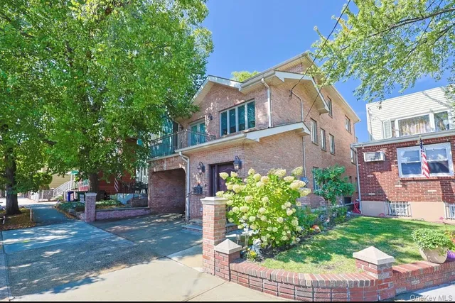 $1,550,000 | 70-13 Caldwell Avenue | Maspeth