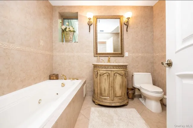 $1,550,000 | 70-13 Caldwell Avenue | Maspeth