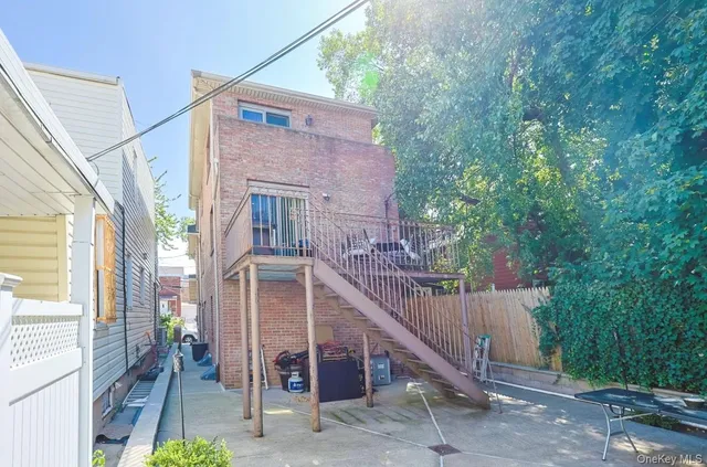 $1,550,000 | 70-13 Caldwell Avenue | Maspeth