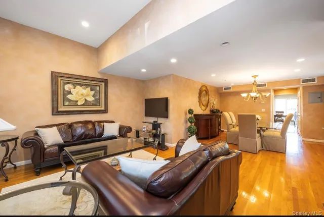 $1,550,000 | 70-13 Caldwell Avenue | Maspeth