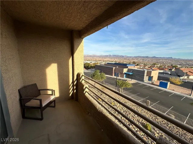 $225,000 | 2191 Bay Club Drive, Unit 202, Laughlin, NV 89029