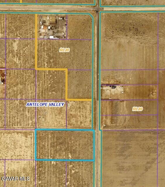 H4 Nog 50 Lancaster, CA 93535 - Photo 3 of 5 a bathroom with a shower