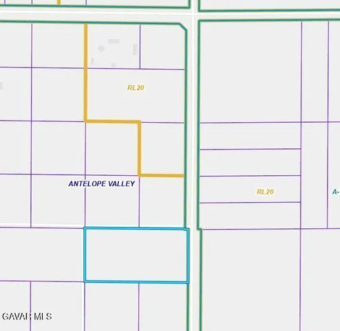 a close up view of a washer and dryer