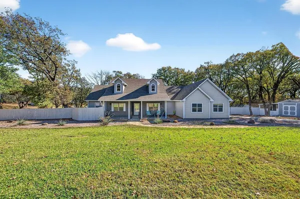 $675,000 | 380 Crescent Drive, Pottsboro, TX 75076