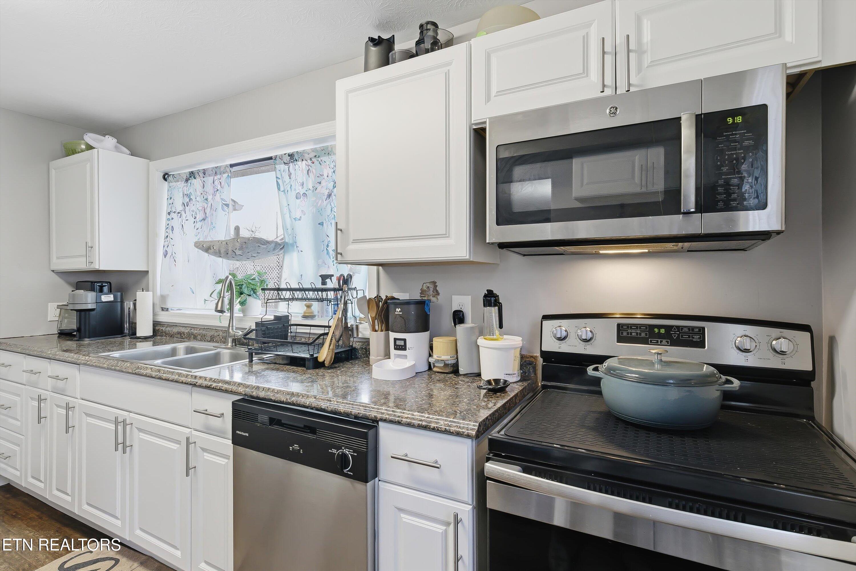 114 East Price Road Oak Ridge, TN 37830 - Photo 11 of 29 12-114 E Price Rd-12