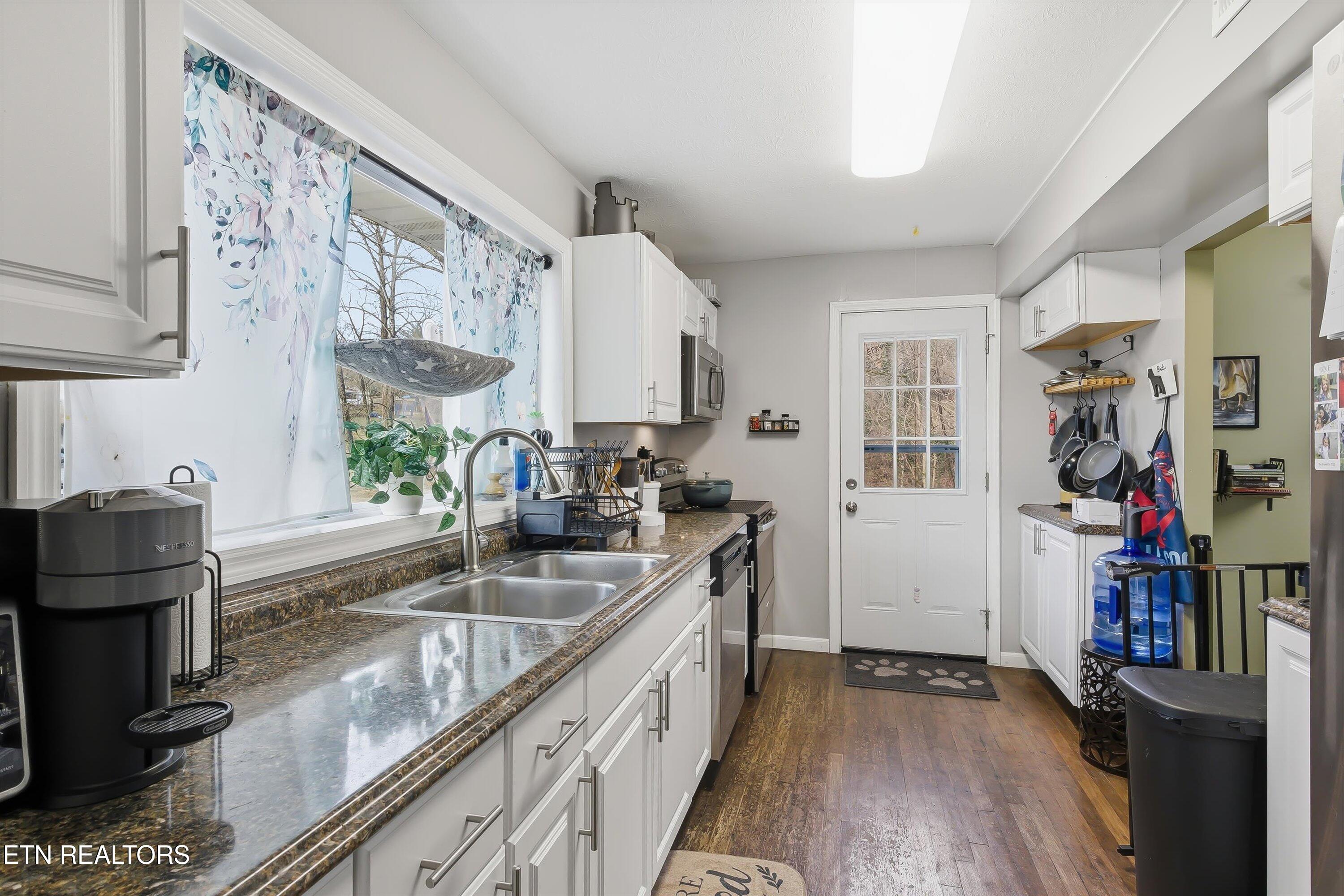 114 East Price Road Oak Ridge, TN 37830 - Photo 12 of 29 13-114 E Price Rd-13