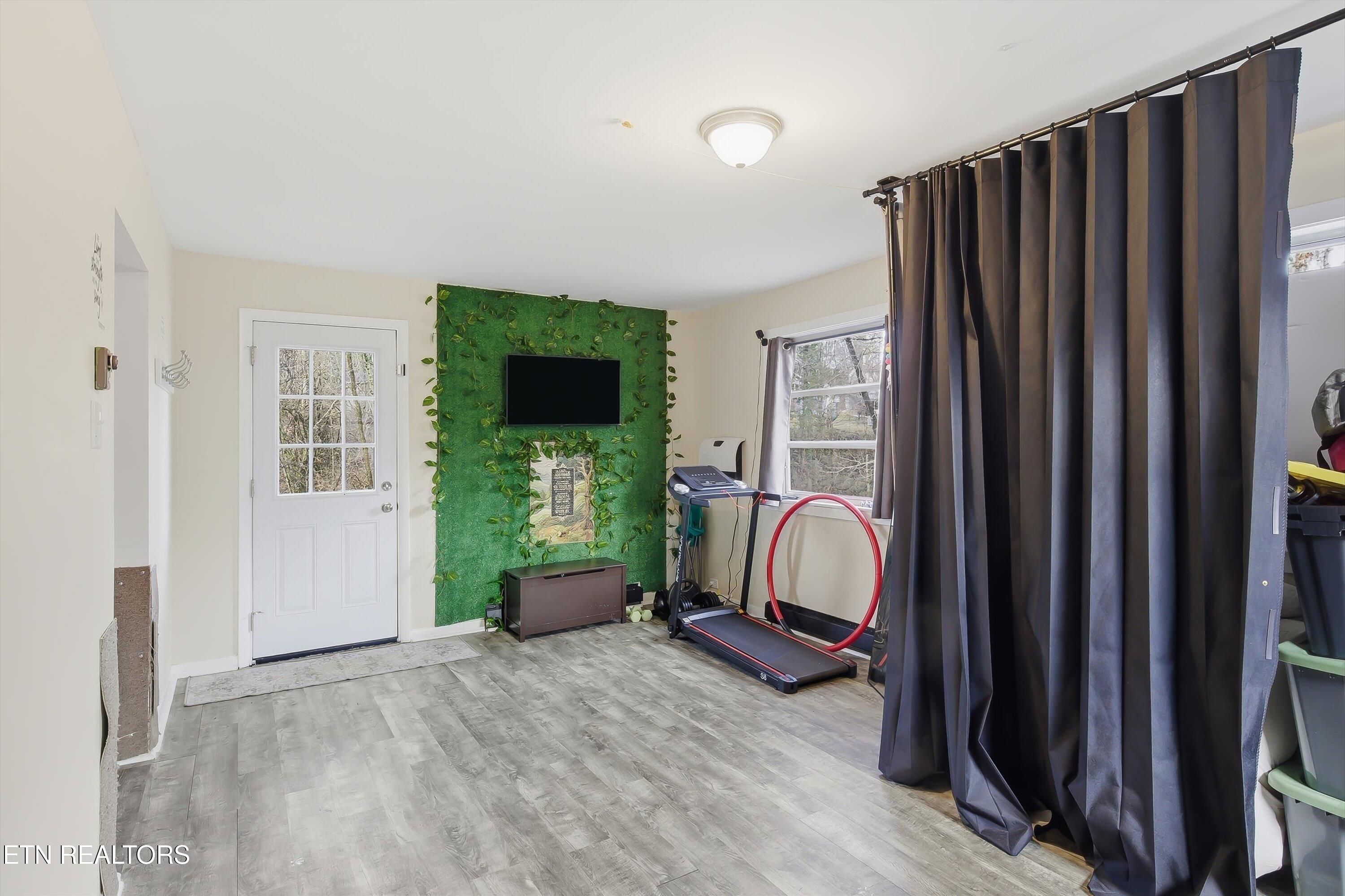 114 East Price Road Oak Ridge, TN 37830 - Photo 15 of 29 16-114 E Price Rd-16