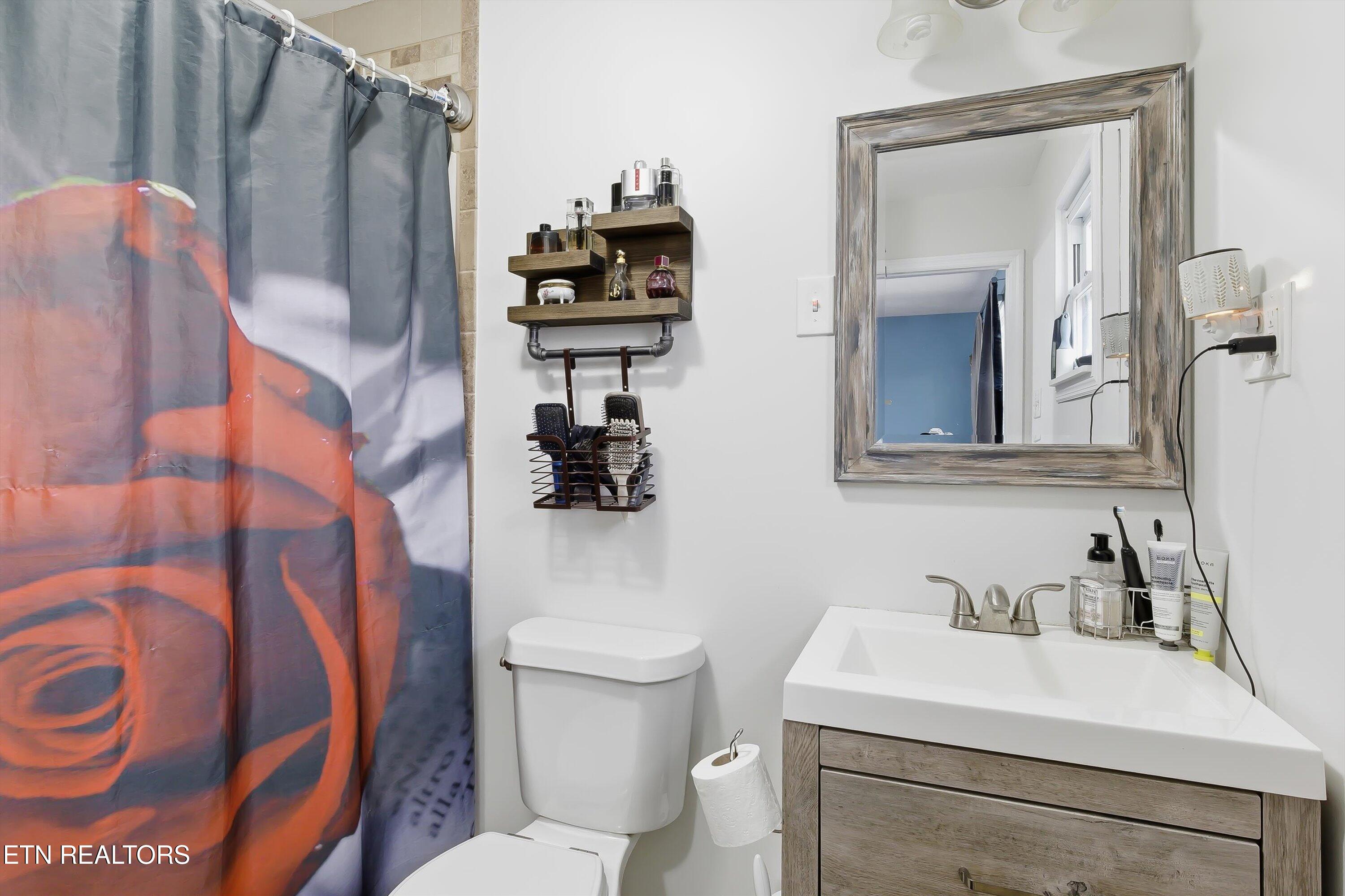 114 East Price Road Oak Ridge, TN 37830 - Photo 18 of 29 19-114 E Price Rd-19