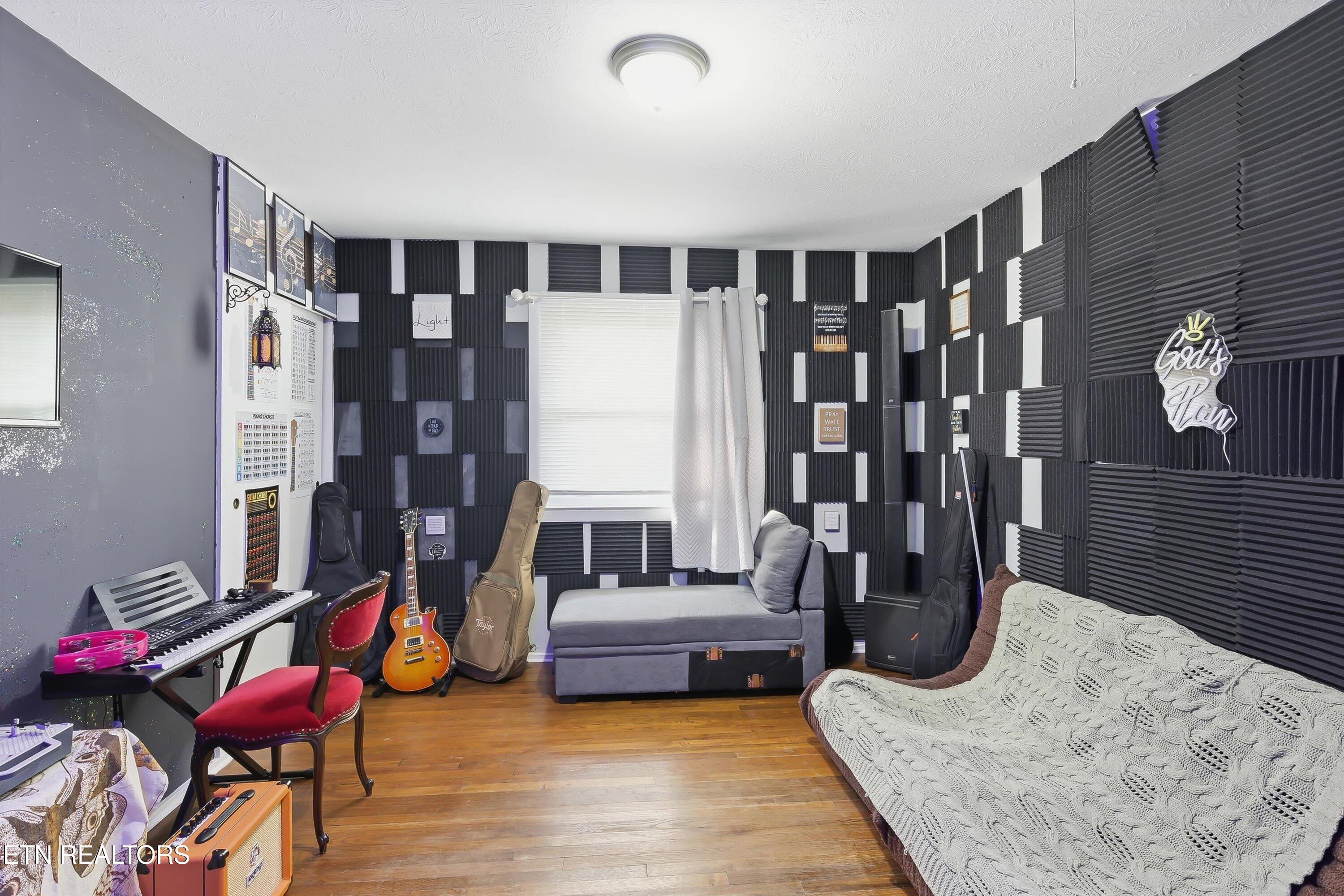 114 East Price Road Oak Ridge, TN 37830 - Photo 20 of 29 21-114 E Price Rd-21