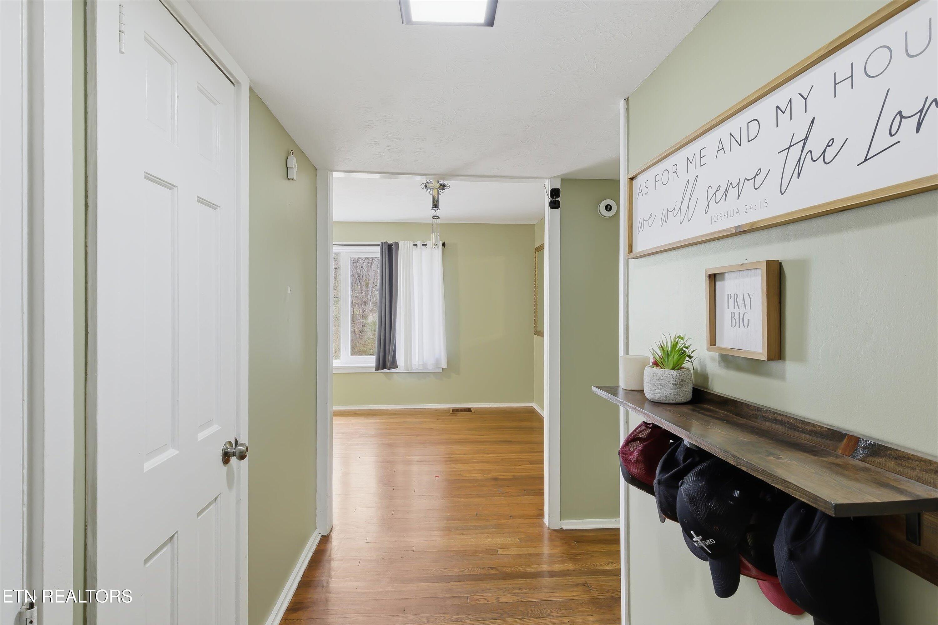 114 East Price Road Oak Ridge, TN 37830 - Photo 4 of 29 05-114 E Price Rd-5