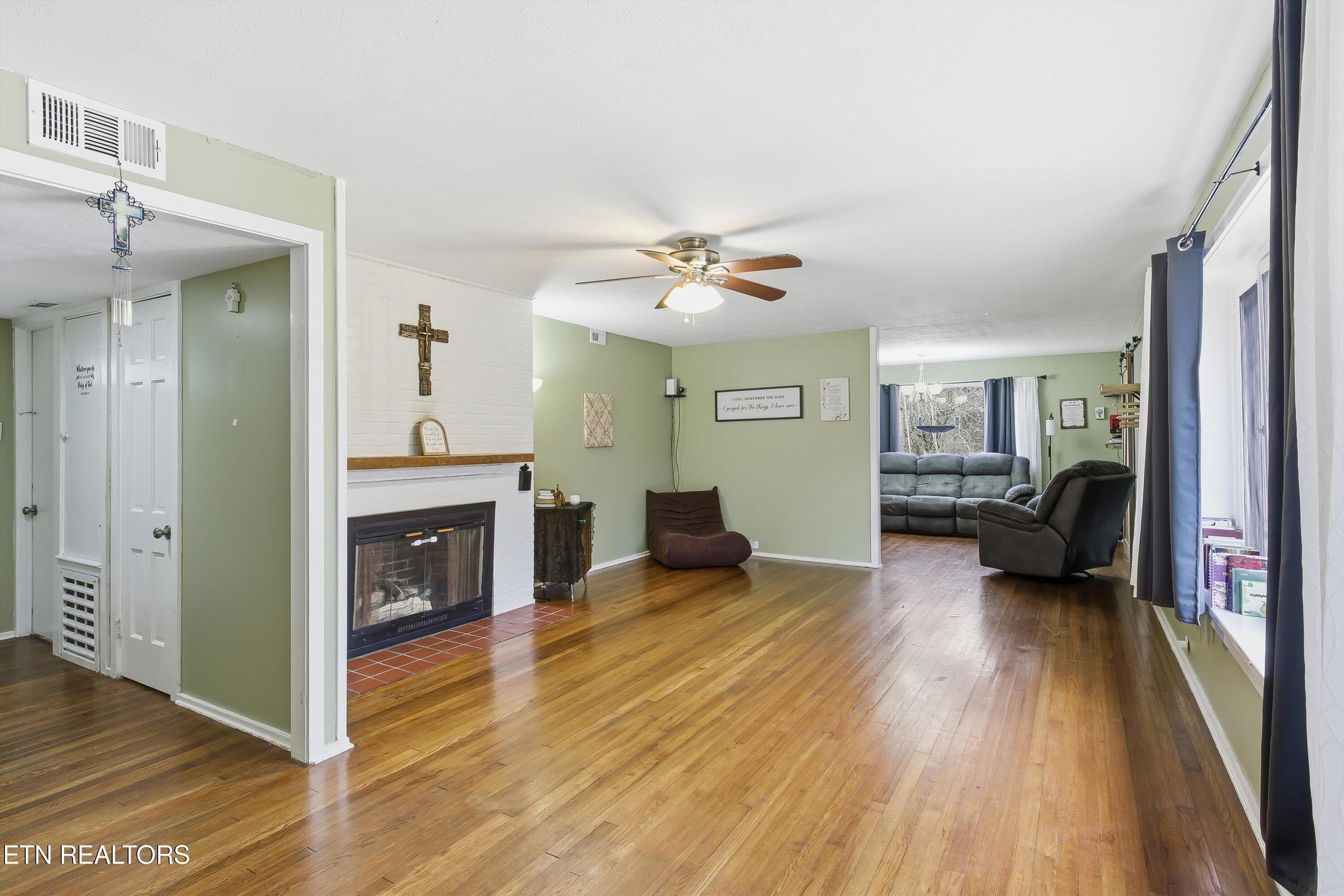 114 East Price Road Oak Ridge, TN 37830 - Photo 9 of 29 09-114 E Price Rd-9