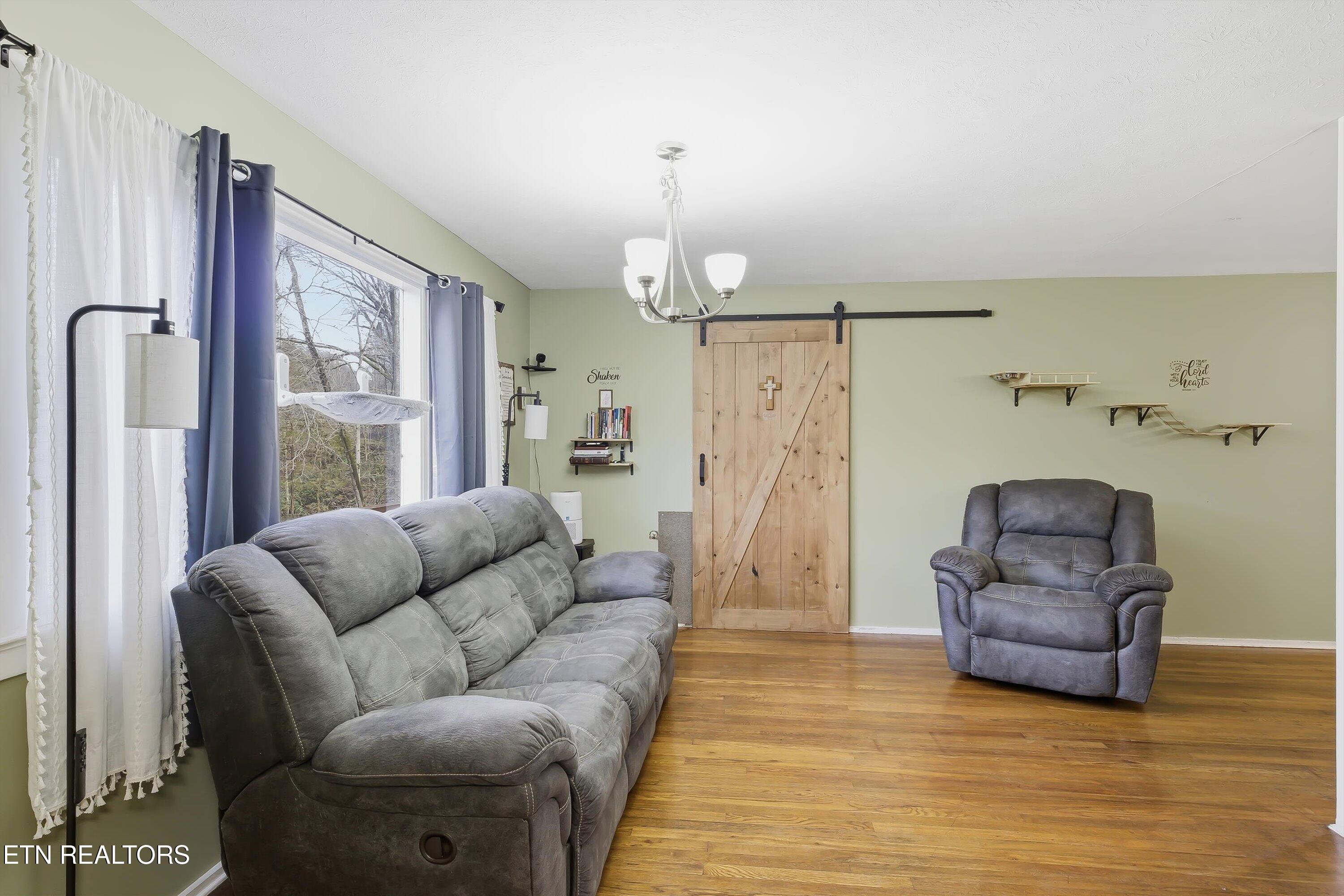 114 East Price Road Oak Ridge, TN 37830 - Photo 10 of 29 11-114 E Price Rd-11