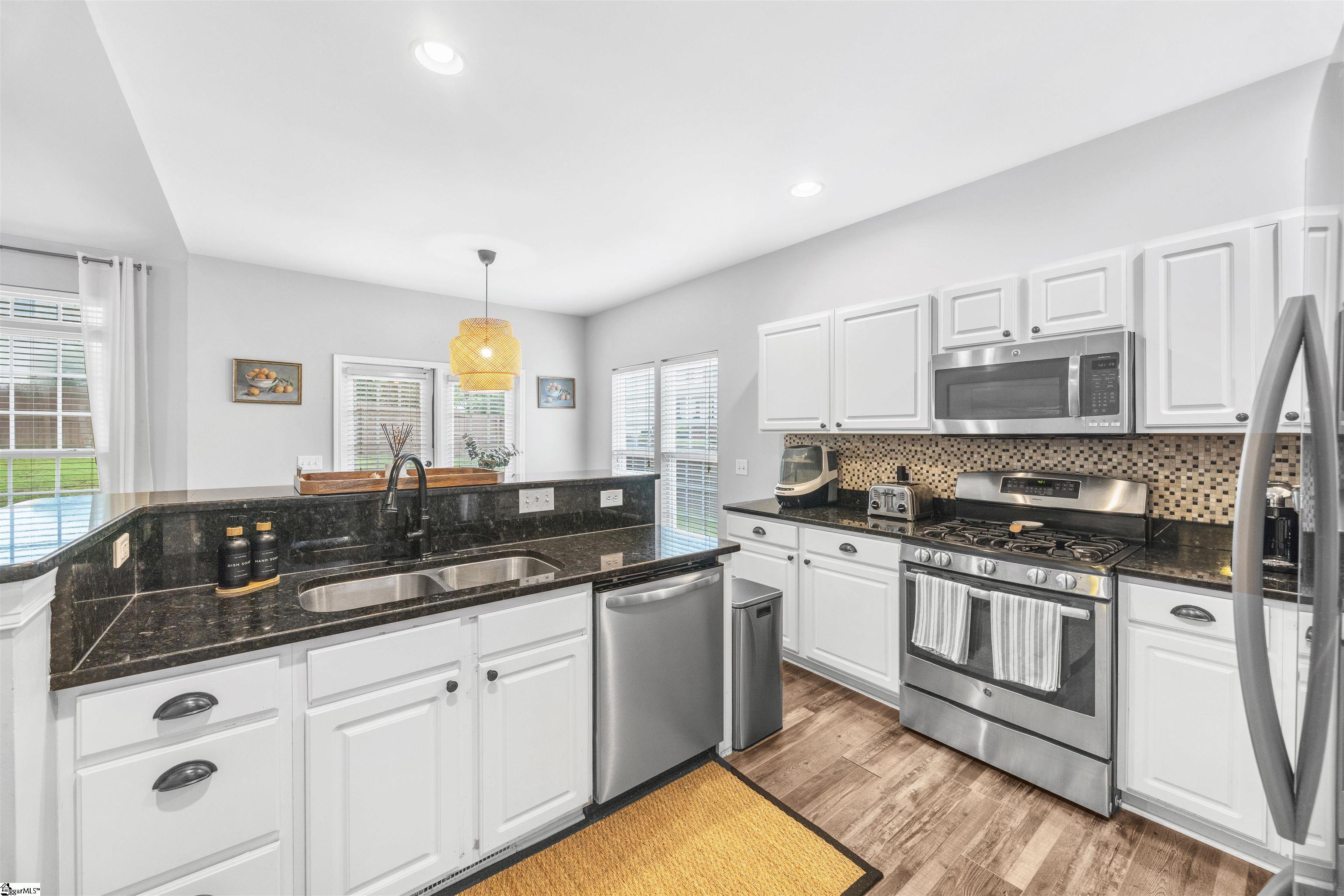 402 Rolling Pines Lane Duncan, SC 29334 - Photo 6 of 48