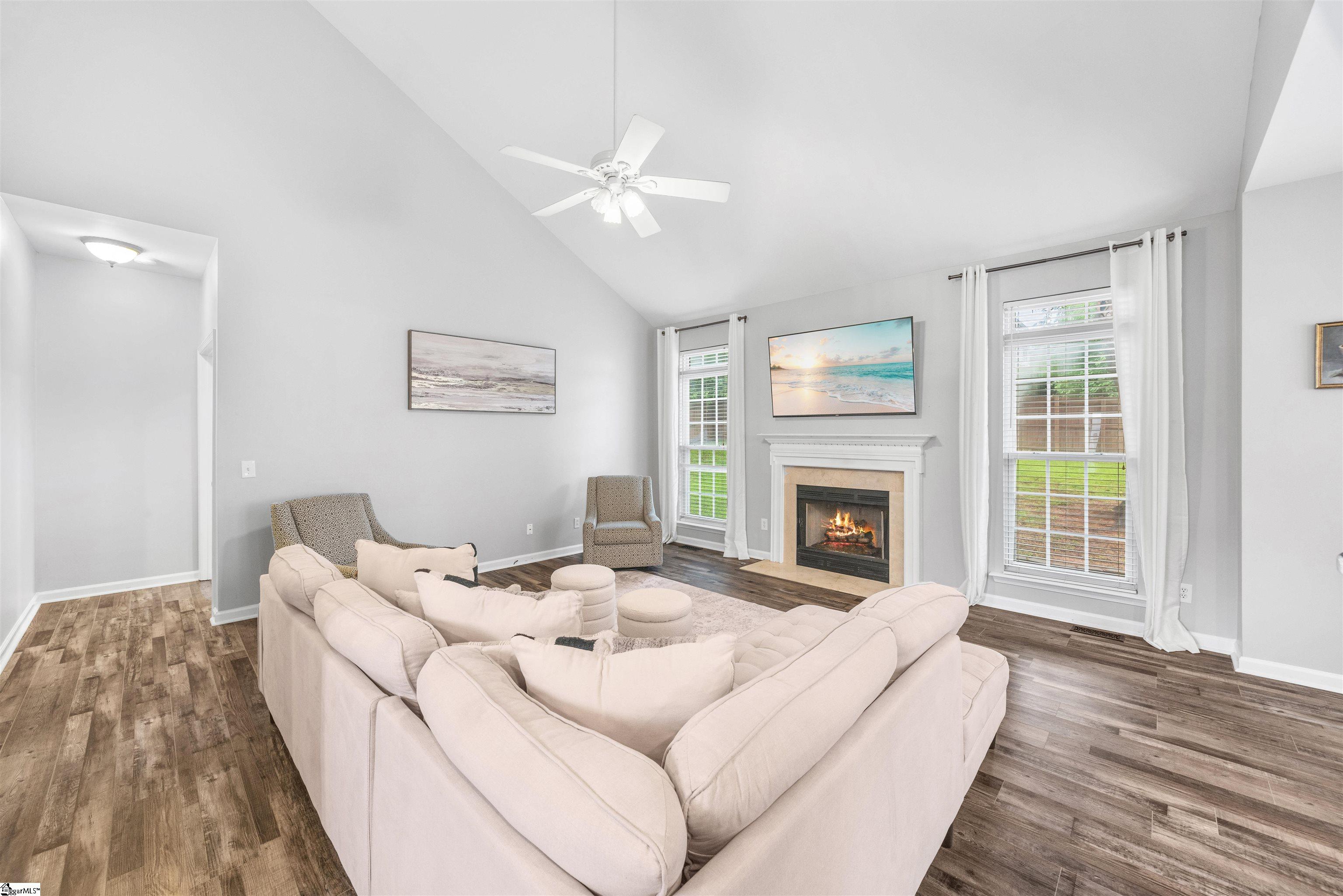 402 Rolling Pines Lane Duncan, SC 29334 - Photo 6 of 48