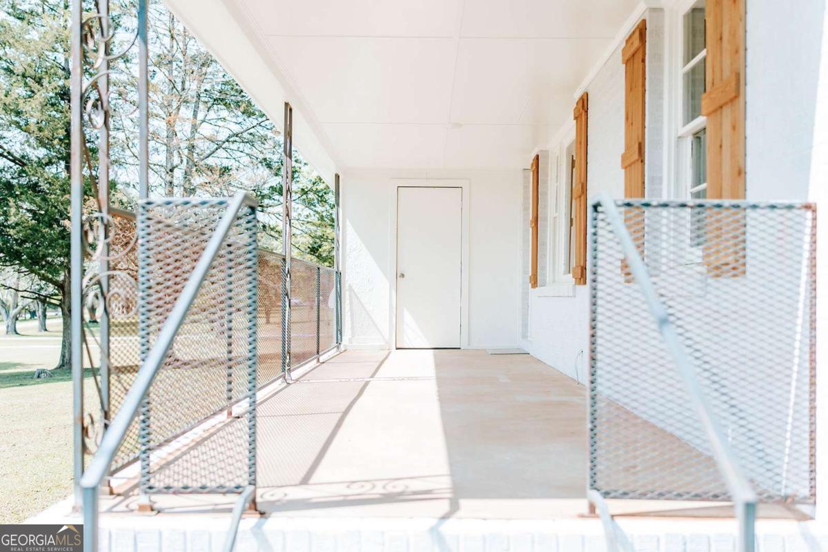 52 Clark Circle Lexington, GA 30648 - Photo 24 of 47 a view of a staircase
