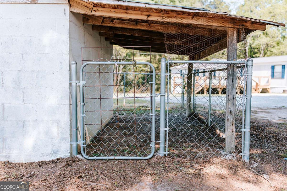 52 Clark Circle Lexington, GA 30648 - Photo 33 of 47 a view of a porch
