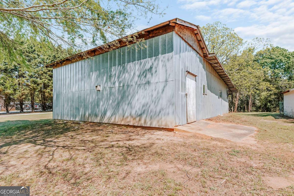 52 Clark Circle Lexington, GA 30648 - Photo 34 of 47 a backyard of a house