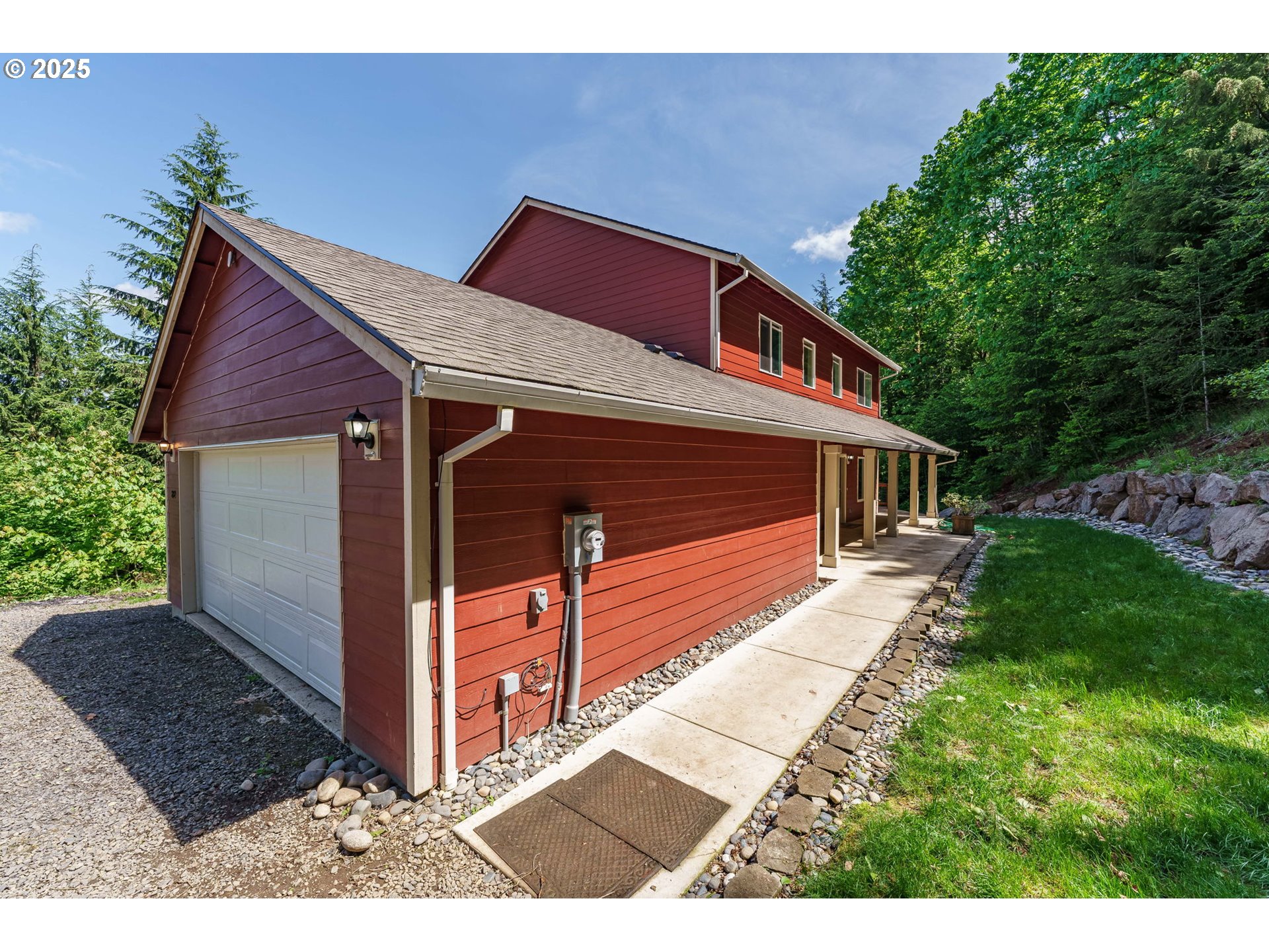 282 Karousel Lane Washougal, WA 98671 - Photo 2 of 42 a front view of a house with a yard