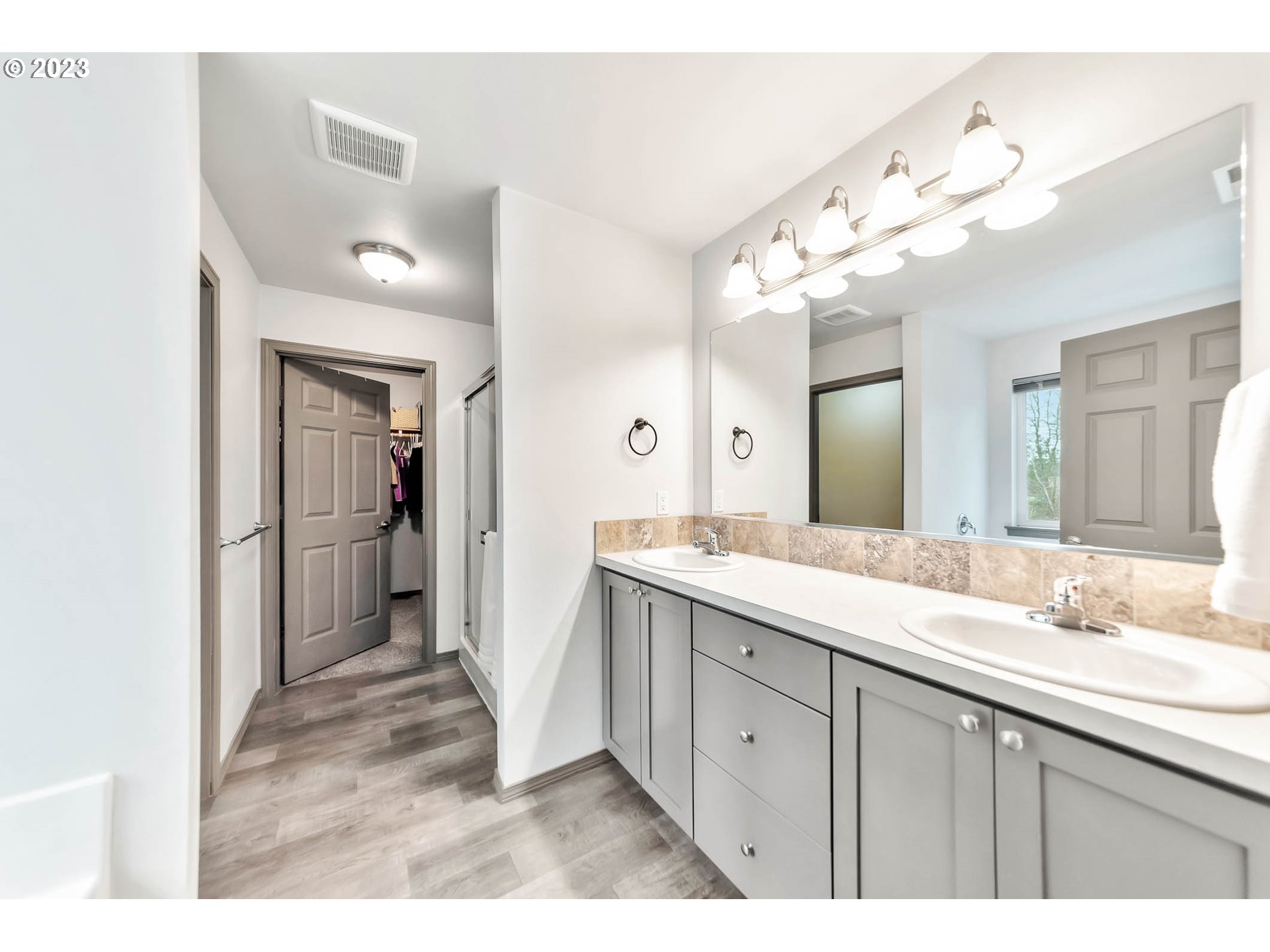 88310 Sproat Ranch Road Veneta, OR 97487 - Photo 14 of 31 Bathroom, Attached