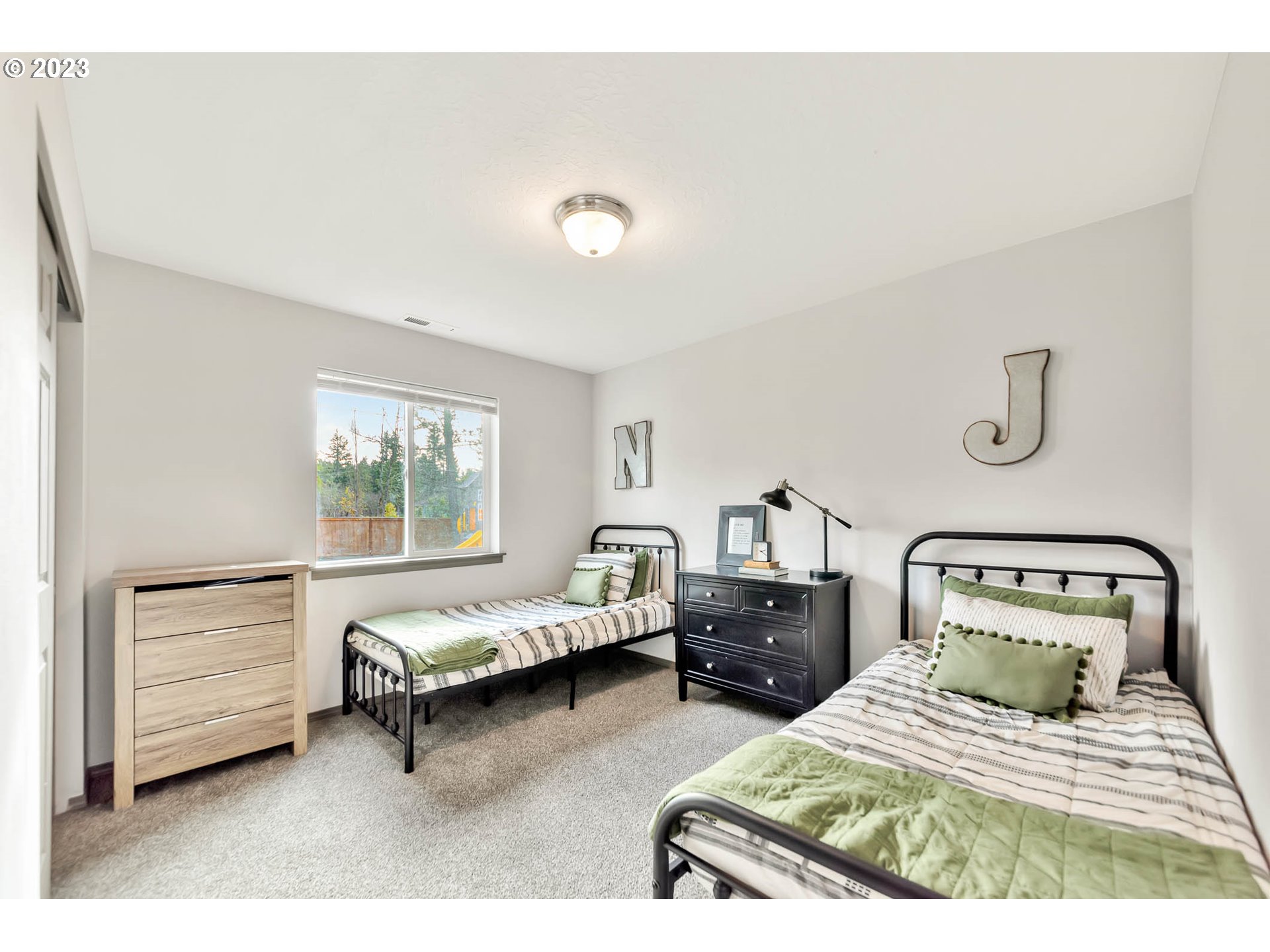 88310 Sproat Ranch Road Veneta, OR 97487 - Photo 19 of 31 Bedroom