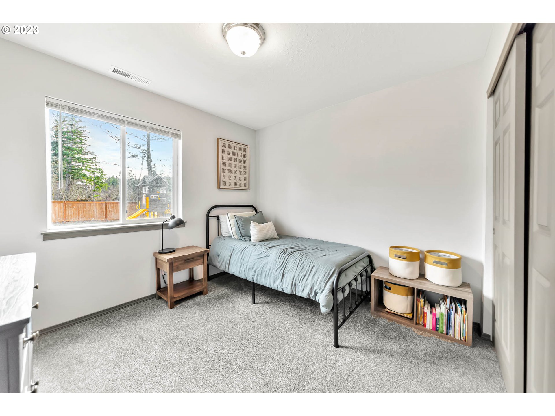 88310 Sproat Ranch Road Veneta, OR 97487 - Photo 21 of 31 Bedroom
