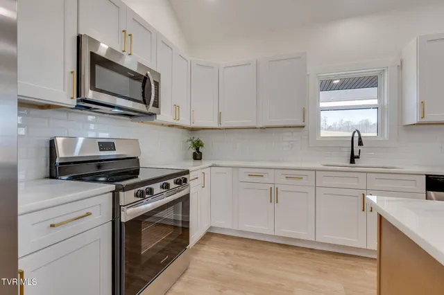 $525,000 | 1634 Powder Branch Road, Johnson City, TN 37601