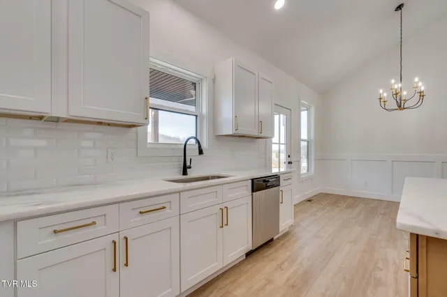 $525,000 | 1634 Powder Branch Road, Johnson City, TN 37601