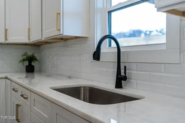 $525,000 | 1634 Powder Branch Road, Johnson City, TN 37601