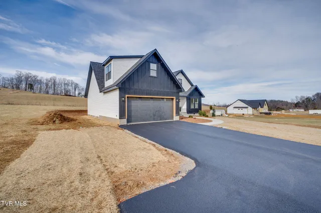 $525,000 | 1634 Powder Branch Road, Johnson City, TN 37601