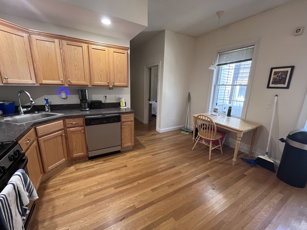 16 Gates Street, Unit 1 Boston, MA 02127 - Photo 3 of 28