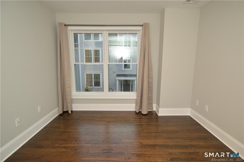 115-71 Colonial Road Stamford, CT 06906 - Photo 16 of 29 Additional bedroom