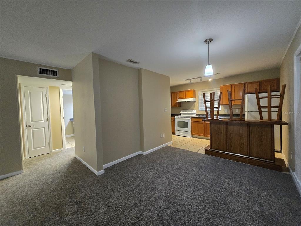 507 Northwest 39th Road, Unit 106 Gainesville, FL 32607 - Photo 5 of 29